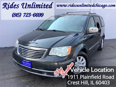 2011 Chrysler Town & Country Touring-L   - Photo 1 - Crest Hill, IL 60403