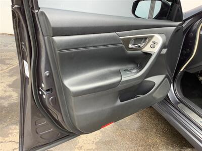 2013 Nissan Altima 2.5 SL   - Photo 19 - Crest Hill, IL 60403