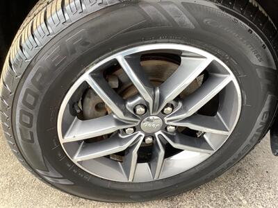 2017 Jeep Grand Cherokee Limited   - Photo 45 - Crest Hill, IL 60403