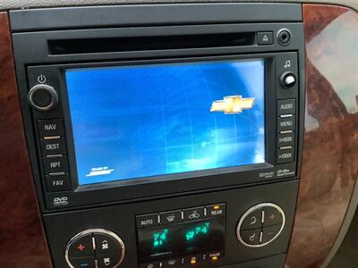 2010 Chevrolet Tahoe LTZ   - Photo 37 - Crest Hill, IL 60403