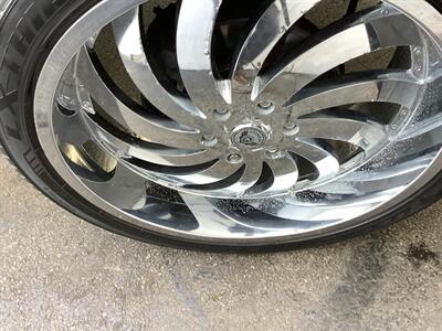 2010 Chevrolet Tahoe LTZ   - Photo 23 - Crest Hill, IL 60403