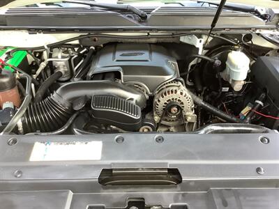 2010 Chevrolet Tahoe LTZ   - Photo 24 - Crest Hill, IL 60403