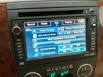 2010 Chevrolet Tahoe LTZ   - Photo 10 - Crest Hill, IL 60403