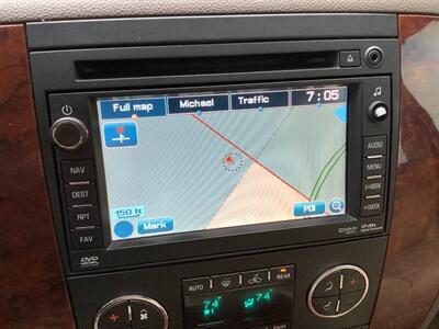2010 Chevrolet Tahoe LTZ   - Photo 11 - Crest Hill, IL 60403