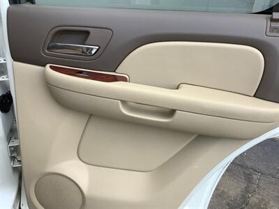2010 Chevrolet Tahoe LTZ   - Photo 45 - Crest Hill, IL 60403