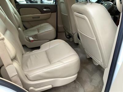 2010 Chevrolet Tahoe LTZ   - Photo 14 - Crest Hill, IL 60403
