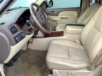 2010 Chevrolet Tahoe LTZ   - Photo 35 - Crest Hill, IL 60403
