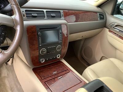 2010 Chevrolet Tahoe LTZ   - Photo 36 - Crest Hill, IL 60403