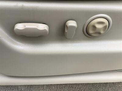 2010 Chevrolet Tahoe LTZ   - Photo 34 - Crest Hill, IL 60403