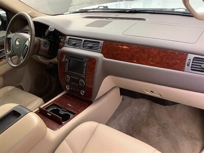 2010 Chevrolet Tahoe LTZ   - Photo 18 - Crest Hill, IL 60403
