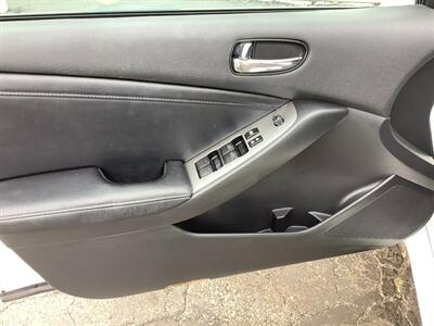 2010 Nissan Altima 2.5 SL   - Photo 10 - Crest Hill, IL 60403