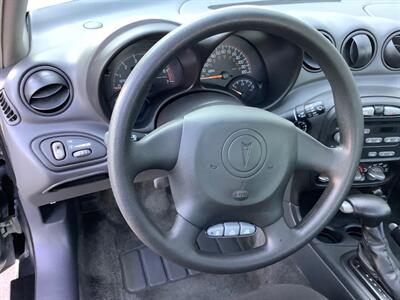 2004 Pontiac Grand Am SE1   - Photo 15 - Crest Hill, IL 60403