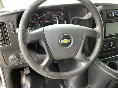 2015 Chevrolet Express 2500   - Photo 18 - Crest Hill, IL 60403