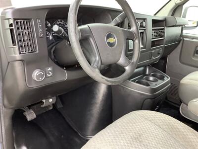 2015 Chevrolet Express 2500   - Photo 16 - Crest Hill, IL 60403