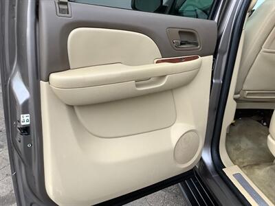 2013 Chevrolet Suburban LTZ - Photo 24 - Crest Hill, IL 60403