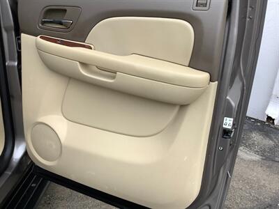 2013 Chevrolet Suburban LTZ - Photo 27 - Crest Hill, IL 60403