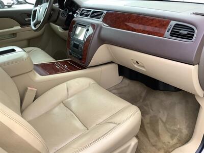 2013 Chevrolet Suburban LTZ - Photo 32 - Crest Hill, IL 60403