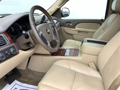 2013 Chevrolet Suburban LTZ - Photo 15 - Crest Hill, IL 60403