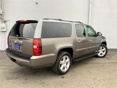2013 Chevrolet Suburban LTZ - Photo 8 - Crest Hill, IL 60403