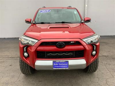 2018 Toyota 4Runner SR5   - Photo 12 - Crest Hill, IL 60403