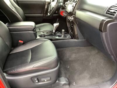 2018 Toyota 4Runner SR5   - Photo 43 - Crest Hill, IL 60403