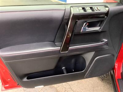 2018 Toyota 4Runner SR5   - Photo 24 - Crest Hill, IL 60403