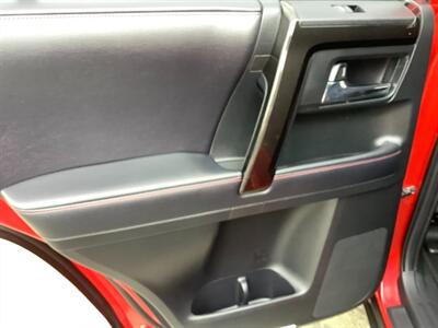 2018 Toyota 4Runner SR5   - Photo 37 - Crest Hill, IL 60403