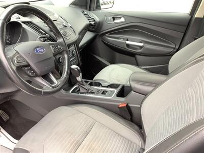 2018 Ford Escape SE   - Photo 17 - Crest Hill, IL 60403