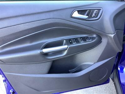 2016 Ford Escape SE   - Photo 10 - Crest Hill, IL 60403