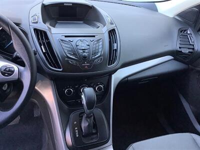 2016 Ford Escape SE - Photo 16 - Crest Hill, IL 60403