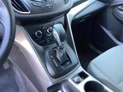 2016 Ford Escape SE - Photo 15 - Crest Hill, IL 60403