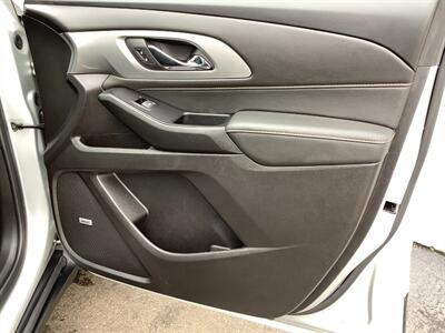 2019 Chevrolet Traverse LT Leather - Photo 33 - Crest Hill, IL 60403