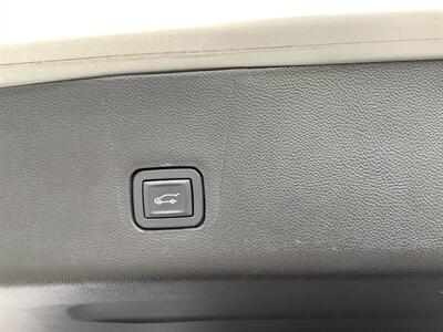 2019 Chevrolet Traverse LT Leather - Photo 39 - Crest Hill, IL 60403