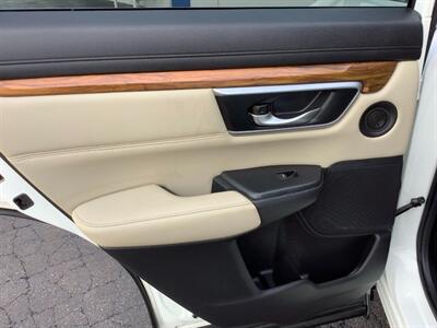 2017 Honda CR-V EX-L w/Navi   - Photo 24 - Crest Hill, IL 60403