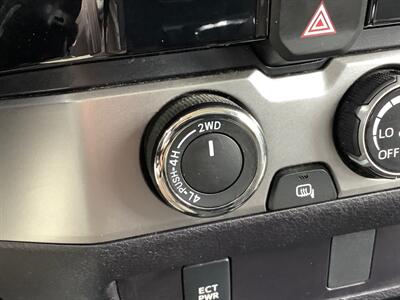 2018 Toyota Tacoma SR V6   - Photo 41 - Crest Hill, IL 60403