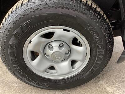 2018 Toyota Tacoma SR V6   - Photo 56 - Crest Hill, IL 60403