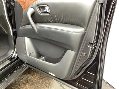 2017 Nissan Armada Platinum   - Photo 41 - Crest Hill, IL 60403