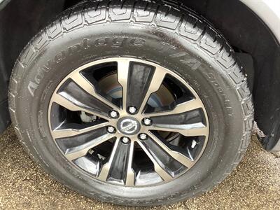 2017 Nissan Armada Platinum   - Photo 22 - Crest Hill, IL 60403