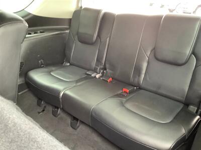 2017 Nissan Armada Platinum   - Photo 15 - Crest Hill, IL 60403