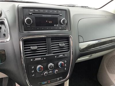 2013 Dodge Grand Caravan SXT   - Photo 17 - Crest Hill, IL 60403