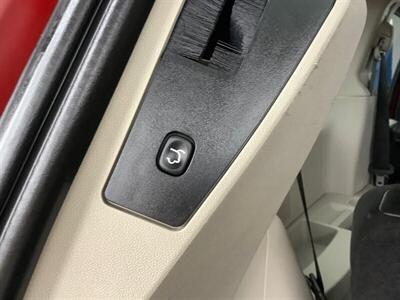 2013 Dodge Grand Caravan SXT   - Photo 38 - Crest Hill, IL 60403