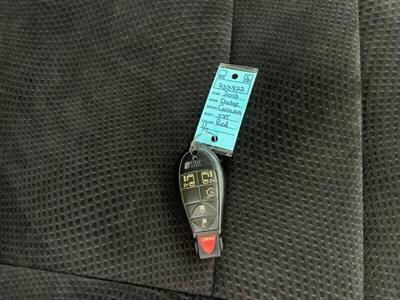 2013 Dodge Grand Caravan SXT   - Photo 33 - Crest Hill, IL 60403