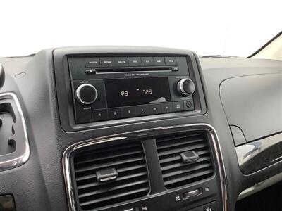 2013 Dodge Grand Caravan SXT   - Photo 18 - Crest Hill, IL 60403