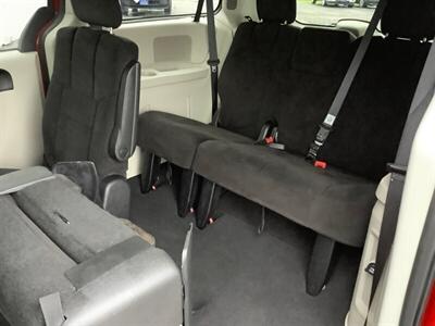 2013 Dodge Grand Caravan SXT   - Photo 26 - Crest Hill, IL 60403