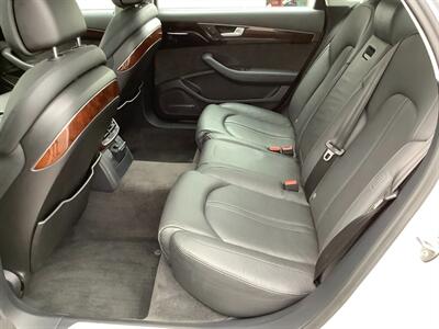 2012 Audi A8 L quattro   - Photo 32 - Crest Hill, IL 60403
