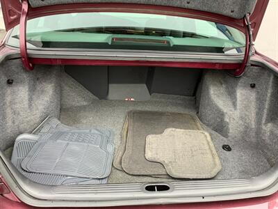 2004 Buick LeSabre Custom   - Photo 29 - Crest Hill, IL 60403