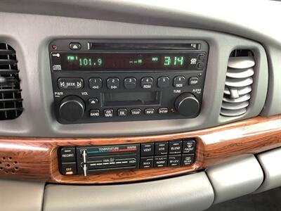 2004 Buick LeSabre Custom   - Photo 17 - Crest Hill, IL 60403