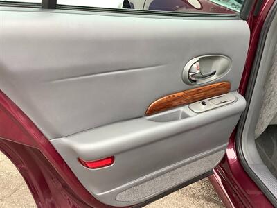 2004 Buick LeSabre Custom   - Photo 21 - Crest Hill, IL 60403