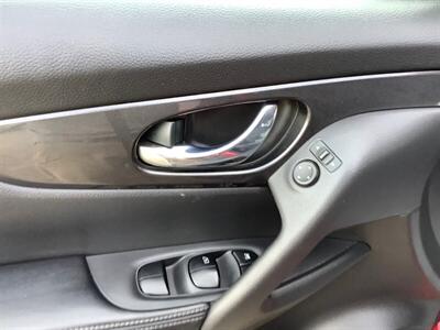 2017 Nissan Rogue SV   - Photo 12 - Crest Hill, IL 60403