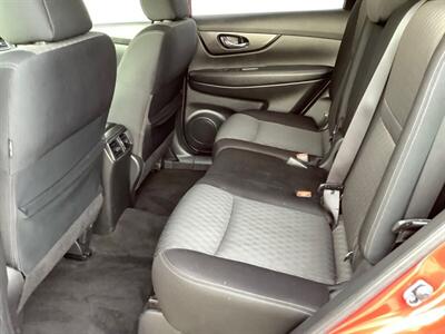 2017 Nissan Rogue SV   - Photo 25 - Crest Hill, IL 60403